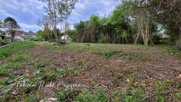  Terrain constructible - 2092 m²