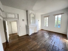 Grand T2 avec jardin partagé dans immeuble Haussmanien classé