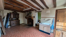 A vendre maison à rénover avec dépendances, garage et grange. SANTIGNY (89)