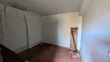 A vendre maison à rénover avec dépendances, garage et grange. SANTIGNY (89)