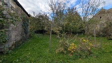 A vendre maison à rénover avec dépendances, garage et grange. SANTIGNY (89)