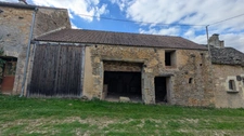 A vendre maison à rénover avec dépendances, garage et grange. SANTIGNY (89)