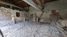 A vendre maison à rénover avec dépendances, garage et grange. SANTIGNY (89)