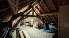 A vendre maison à rénover avec dépendances, garage et grange. SANTIGNY (89)