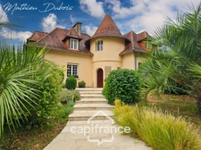 Character Property with 225 sqm Total Floor Area, Pool & Countryside Views – 5 Minutes from Périgueux, Dordogne
