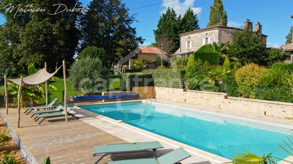Domaine en hameau privé avec activité touristique - Cadre d’exception entre Lot et Dordogne