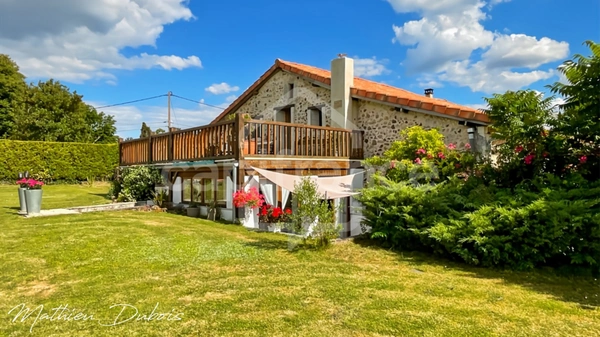 Grange du XVème subtilement rénovée - art de vivre en Périgord.