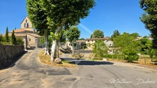 Renovated stone house with vineyard views, in the heart of a charming village