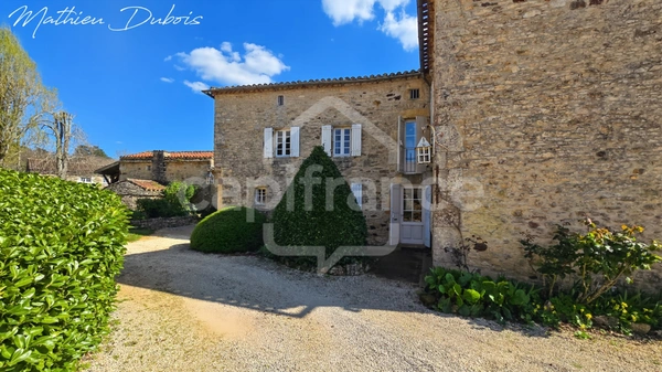 Domaine en hameau privé avec activité touristique - Cadre d’exception entre Lot et Dordogne