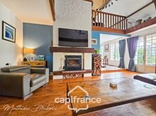 Character Property with 225 sqm Total Floor Area, Pool & Countryside Views – 5 Minutes from Périgueux, Dordogne