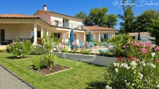 Villa d'architecte avec maison d'amis, piscine et 1,2 hectare au cœur du Périgord Vert