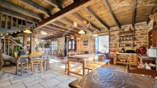 Character hospitality estate in Lot’s much sought-after tourism location