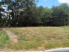 Terrain constructible de 398 m² à Fontcouverte (17100)
