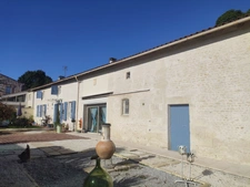 Charentaise rénovée 8 pièces – 300 m² – Preguillac