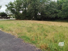 Terrain constructible de 398 m² à Fontcouverte (17100)