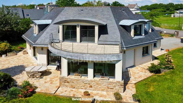 PLEUVEN – Maison de 229 m², 6 chambres, vie de plain-pied et espace indépendant