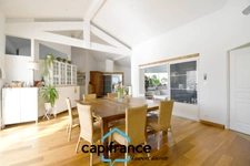 Villa for sale 9 rooms - 278 M2 - swimming pool - 2000 m2 of land - Toulouse West