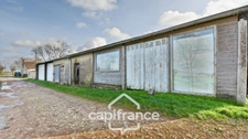 Local/bureau à vendre NUAILLE D'AUNIS (17), Dpt Charente Maritime (17), à vendre NUAILLE D'AUNIS, ensemble immobilier, d'une surface de 591,64 m2, le tout sur une parcelle cadastrée de 4710 m2. 
