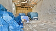 Local/bureau à vendre NUAILLE D'AUNIS (17), Dpt Charente Maritime (17), à vendre NUAILLE D'AUNIS, ensemble immobilier, d'une surface de 591,64 m2, le tout sur une parcelle cadastrée de 4710 m2. 