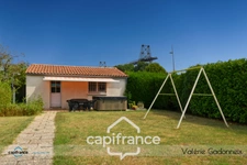Maison à vendre 5 pièces ECHILLAIS (17)620 - Plain-pied 163 m² – Vue sur le transbordeur, double garage, parcelle de 1000 m²