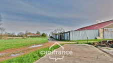Local/bureau à vendre NUAILLE D'AUNIS (17), Dpt Charente Maritime (17), à vendre NUAILLE D'AUNIS, ensemble immobilier, d'une surface de 591,64 m2, le tout sur une parcelle cadastrée de 4710 m2. 