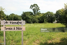 Terrain à vendre SAINT FROULT (17) 302 m2.