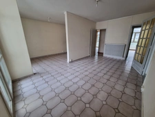 Opportunité d’achat — Spacieux T5 de 79 m² à Lyon 8e (proche Parilly) — à réinventer selon vos envies !