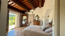 Property for sale between Peynier and Trets on over one hectare, main house approximately 225 m2