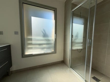 2-bedroom apartment, top floor, 60m² – South-facing terrace – Elevator + Parking – Aix Bellegarde