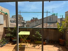   T2 Duplex dernier étage 57m² + terrasses – Vues toits & Thermes – Aix Centre