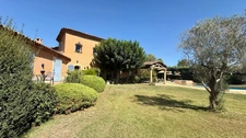 Property for sale between Peynier and Trets on over one hectare, main house approximately 225 m2