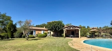 Property for sale between Peynier and Trets on over one hectare, main house approximately 225 m2