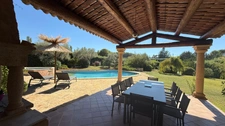 Property for sale between Peynier and Trets on over one hectare, main house approximately 225 m2