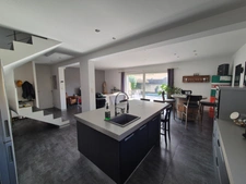 Maison à vendre 4 pièces (3 chambres) MARTIGUES (13) avec jardin piscine et garage