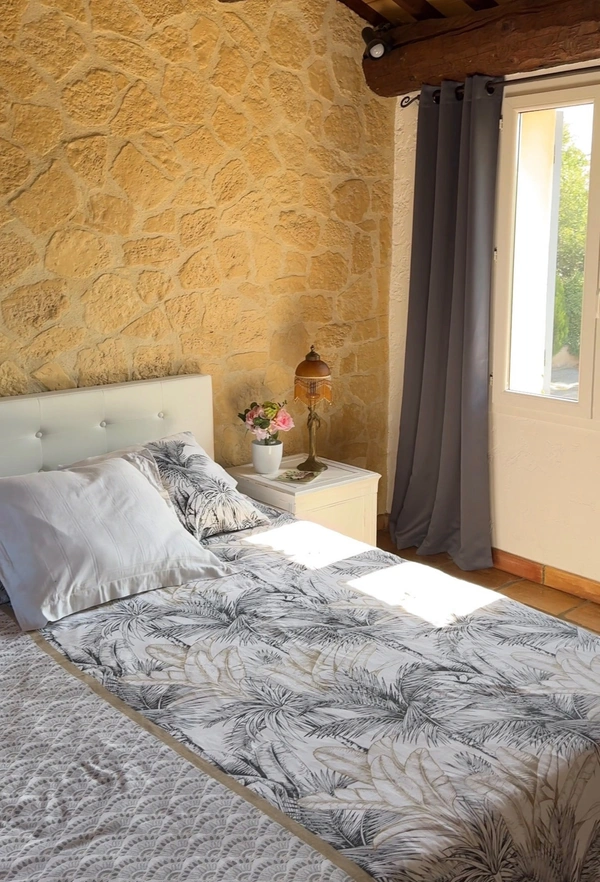 Propriété à vendre entre Peynier et Trets sur plus d'un hectare, maison principale environ 225 m2