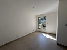 2-bedroom apartment, top floor, 60m² – South-facing terrace – Elevator + Parking – Aix Bellegarde