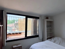   T2 Duplex dernier étage 57m² + terrasses – Vues toits & Thermes – Aix Centre