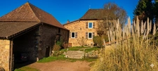  Maison de Maître bourguignonne Vue dégagée 7 pièces SAINT IGNY DE VERS (69)