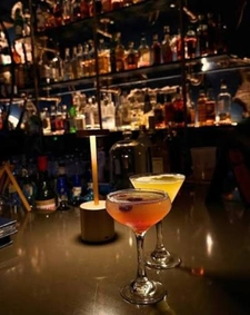  Bar restaurant Licence IV sur 550m2 possibilité grand jardin de 500 m2 Idéal investisseur/Projet novateur/Concept