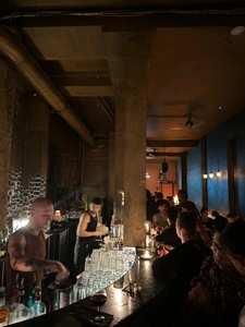 A saisir l'une des plus belles affaires du secteur Lyon 9 !!! Fond de commerce Bar restaurant licence IV