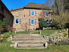 Propriete Bourguignonne à vendre 7 pièces SAINT IGNY DE VERS (69)