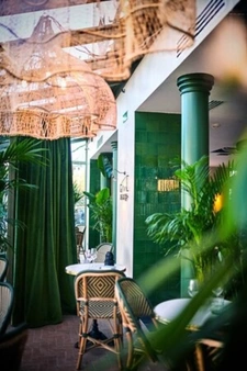 Idéal investisseur Bar restaurant Licence IV 130 m2 sur tènement 550m2 au total Murs possibles