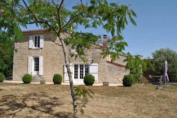 Maison à vendre 6 pièces PISSOTTE (85)