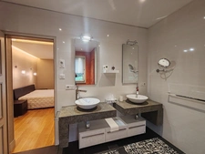 12-room property for sale in L'OIE (85)
