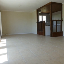 Venarey les Laumes 5 minutes, pavillon 3 chambres, garage, jardin.
