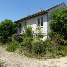 Venarey les Laumes 5 minutes, pavillon 3 chambres, garage, jardin.
