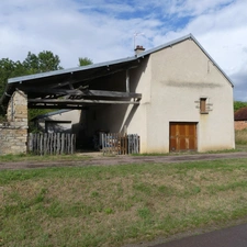 Vitteaux 5 min., maison 4 pièces avec garage et jardin.