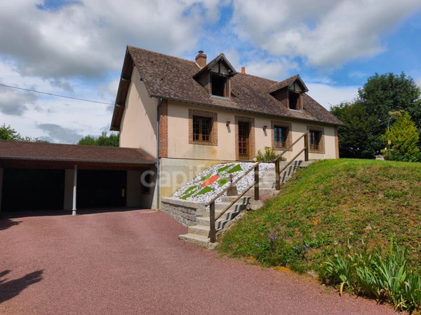 ECHAUFFOUR (61370) – Maison familiale 135 m² – Calme & campagne – 4 chambres – Sous-sol total – Grande terrasse – Jardin paysagé de 7490 m2