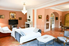 Élégante Bastide Provençale au calme absolu – Domaine de 4000 m² avec Piscine et Dépendances – Fuveau