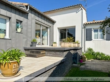 House for sale in Puilboreau, single-storey, 7 rooms, 175m2, garden and garage